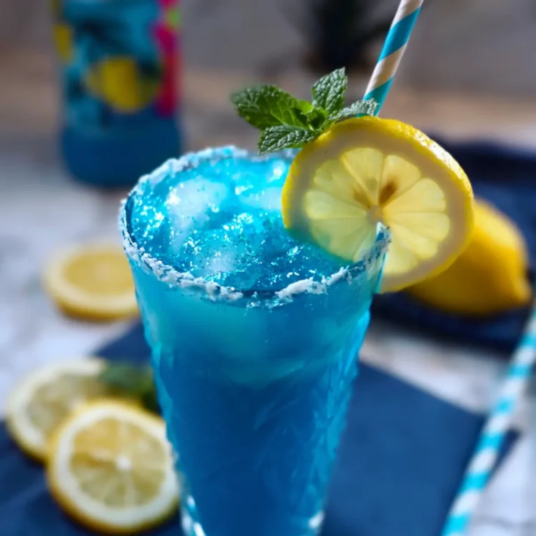 Blauer Glitzer Mocktail