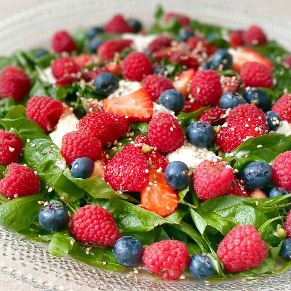 Feldsalat mit Beeren
